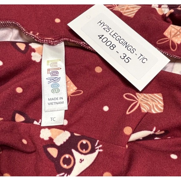 LuLaRoe Womens Leggings Size TC Cats Holiday Christmas 2025 Tall and Curvy NWT - Picture 2 of 3
